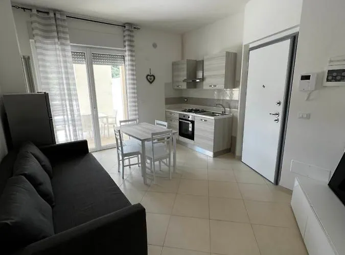 Nautilus A Mare Aparthotel 4*