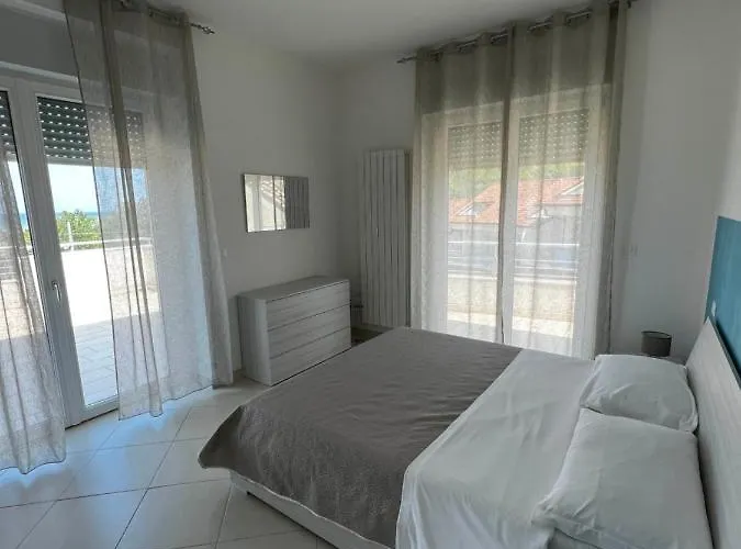 Nautilus A Mare Aparthotel 4*