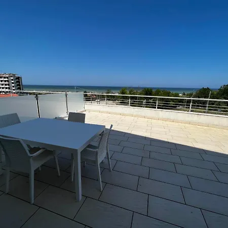 Nautilus A Mare Hotel apartamentowy 4*