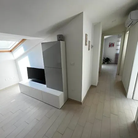 Nautilus A Mare Aparthotel 4*