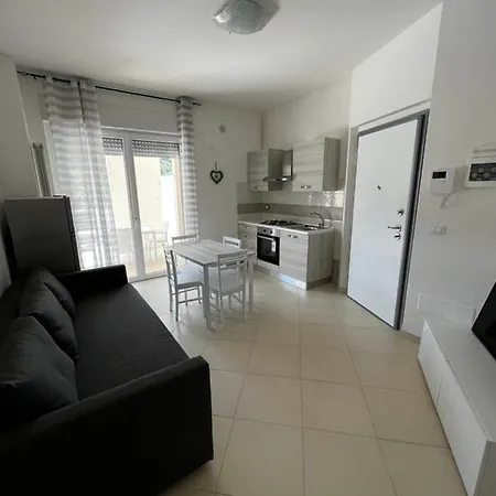Nautilus A Mare Aparthotel 4*
